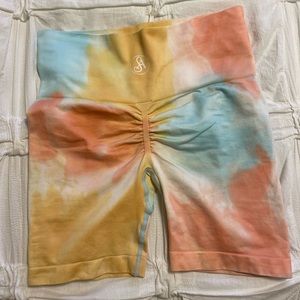 Allure the Brand Sunny Daze Pastel Scrunch Butt Biker Shorts, Size Medium